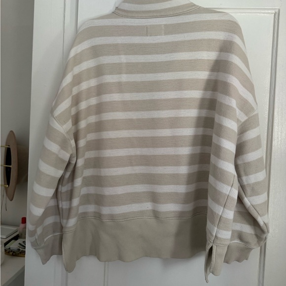 American Eagle stripped pull over - Picture 4 of 4